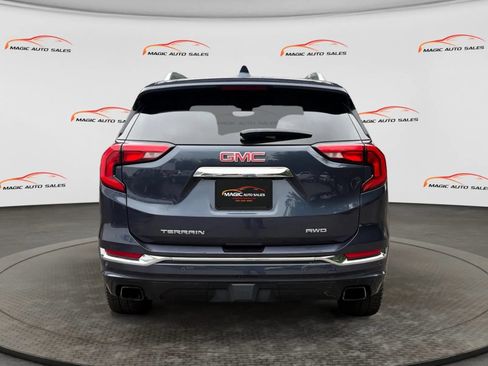 Used 2019 GMC Terrain Denali w/ GMC Pro Grade Package AWD/4WD image 9