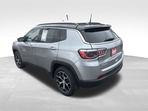 Used 2024 Jeep Compass Limited image 19