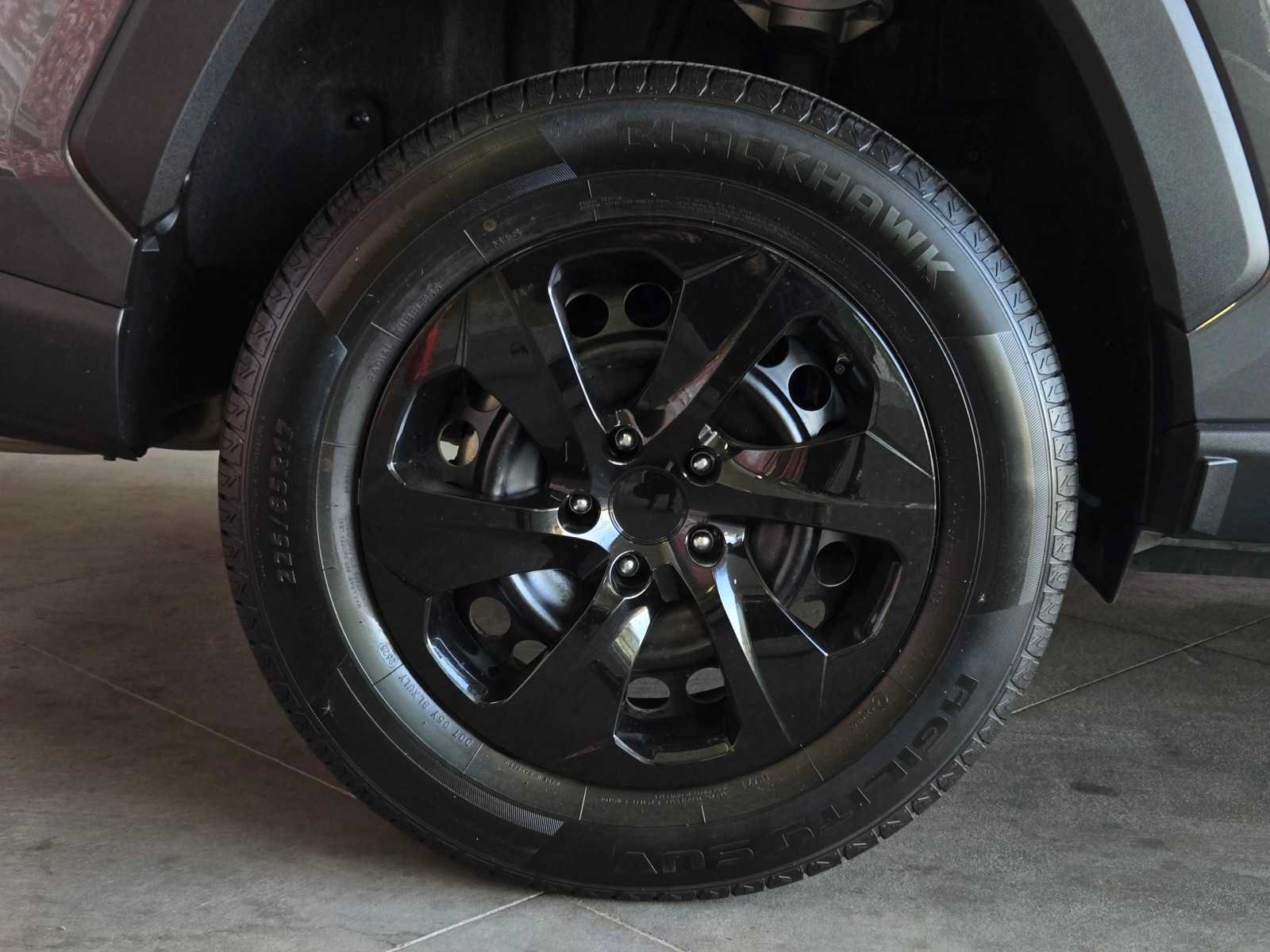 Certified 2025 Toyota RAV4 LE AWD/4WD image 7