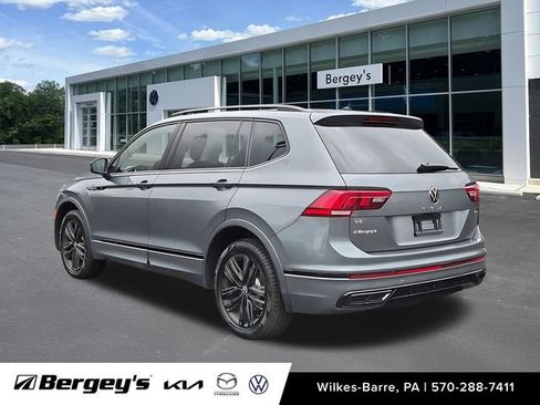 Certified 2022 Volkswagen Tiguan SE R-Line AWD/4WD image 7