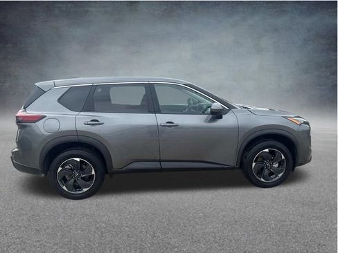 Used 2024 Nissan Rogue SV AWD/4WD image 12