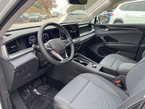 New 2026 Volkswagen Tiguan SE image 6