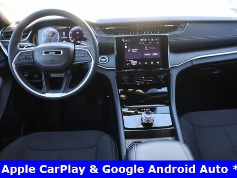 Used 2024 Jeep Grand Cherokee Laredo image 2