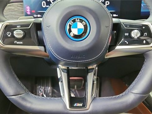 Used 2023 BMW i7 xDrive60 image 41