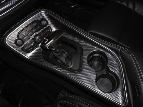 Used 2019 Dodge Challenger SRT Hellcat Redeye image 31