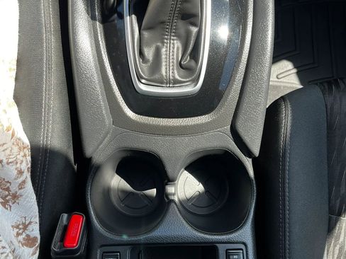 Used 2019 Nissan Rogue SV AWD/4WD image 18
