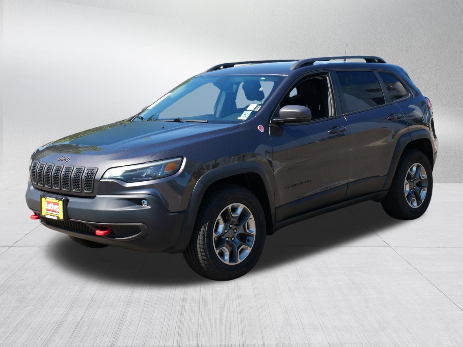 Used 2019 Jeep Cherokee Trailhawk AWD/4WD image 3