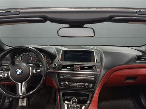 Used 2014 BMW M6 Convertible image 11