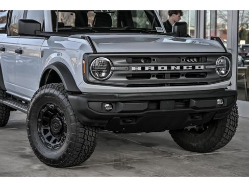 Used 2021 Ford Bronco Big Bend image 2