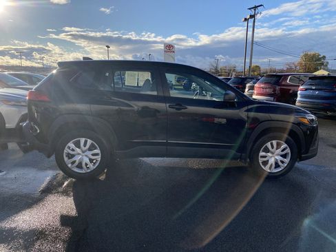 Used 2023 Toyota Corolla Cross L image 7