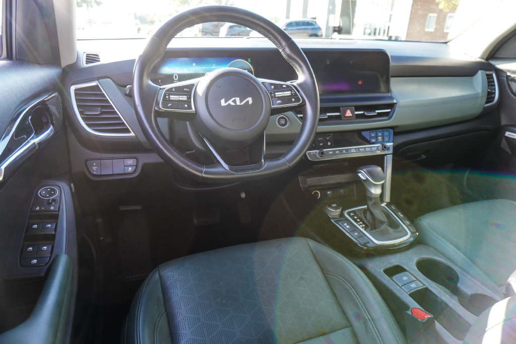 Used 2024 Kia Seltos SX w/ SX Sunroof Package AWD/4WD image 14