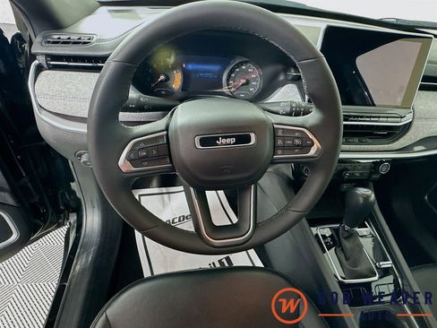 Used 2023 Jeep Compass Latitude w/ Convenience Group image 11