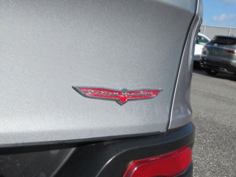 Used 2015 Jeep Cherokee Trailhawk w/ Comfort/Convenience Group image 8