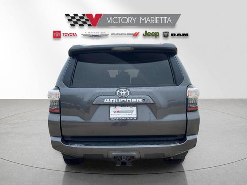 Used 2016 Toyota 4Runner SR5 AWD/4WD image 4