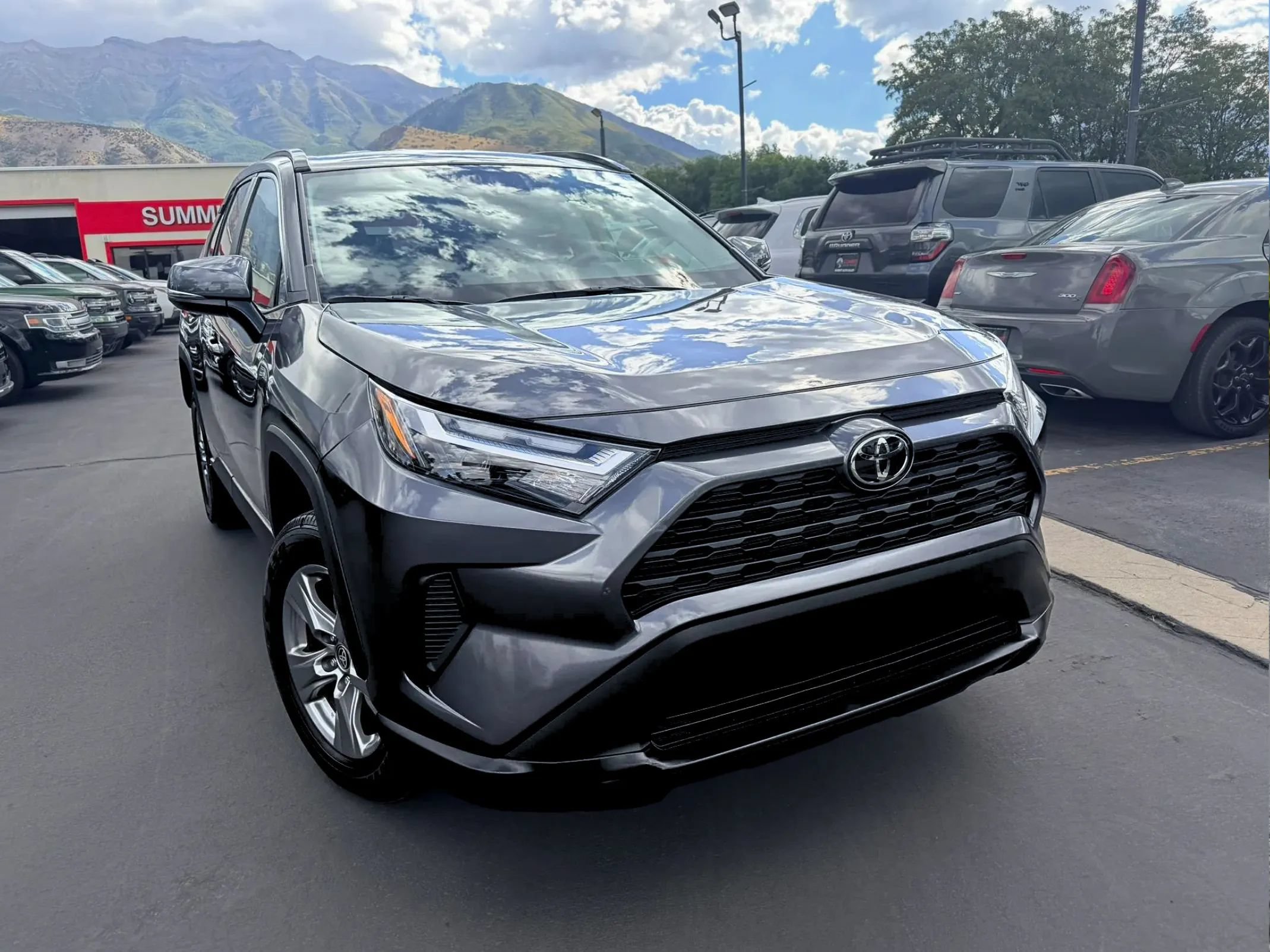 Used 2024 Toyota RAV4 XLE AWD/4WD image 2