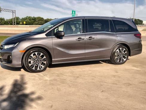 Certified 2026 Honda Odyssey Elite image 4
