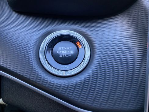 Used 2025 Jeep Grand Cherokee Laredo X image 25