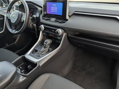 Used 2025 Toyota RAV4 LE image 31