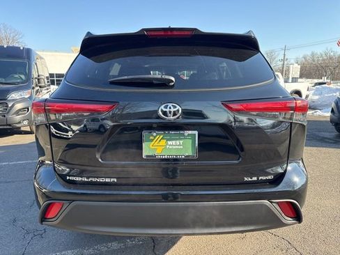 Used 2023 Toyota Highlander XLE image 16