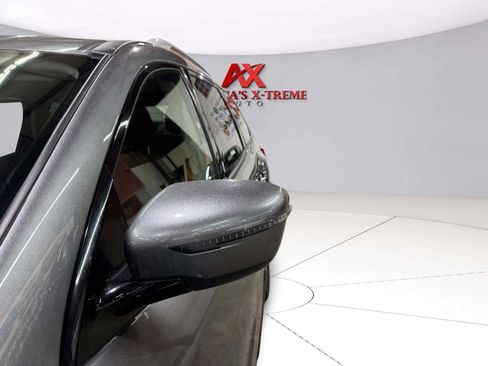 Used 2019 Nissan Pathfinder SV AWD/4WD image 19