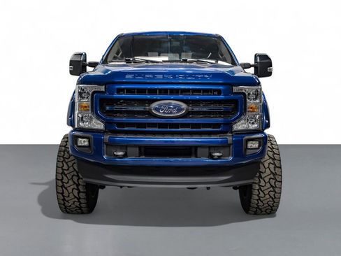 Used 2022 Ford F250 Lariat w/ Chrome Package image 3