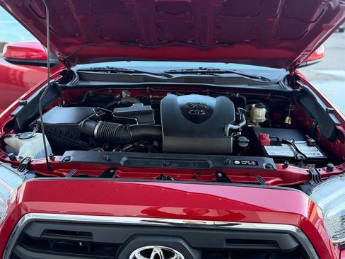 Used 2016 Toyota Tacoma TRD Sport image 48