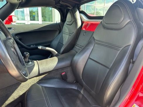 Used 2006 Pontiac Solstice Convertible w/ Premium Package RWD image 9