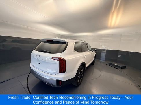 Used 2025 Kia Telluride S image 4
