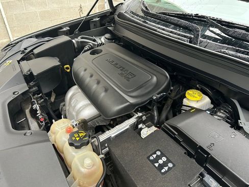 Used 2020 Jeep Cherokee Limited image 30