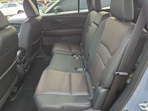 Used 2024 Honda Passport Black Edition image 5