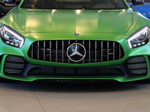 Used 2018 Mercedes-Benz AMG GT R image 16