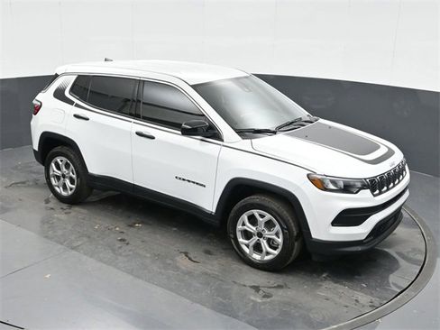 Used 2025 Jeep Compass Sport w/ Mopar Graphics Package image 32