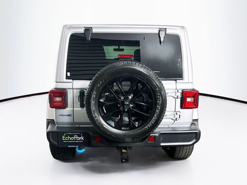 Used 2023 Jeep Wrangler Unlimited Sahara w/ Cold Weather Group AWD/4WD image 7