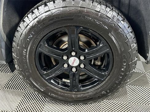 Used 2022 GMC Acadia AT4 image 34