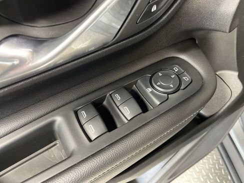 Used 2024 GMC Terrain SLE AWD/4WD image 13