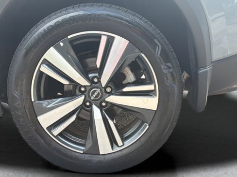 Used 2023 Nissan Rogue SL AWD/4WD image 35