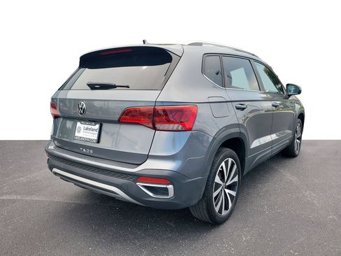 Used 2022 Volkswagen Taos SE FWD image 3