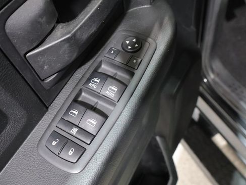 Used 2018 RAM 1500 Express w/ Black Ram 1500 Express Group AWD/4WD image 13