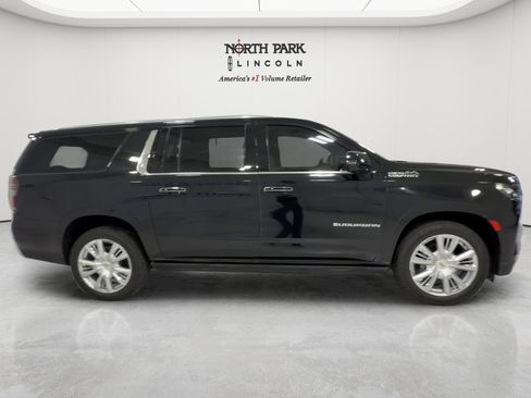 Used 2023 Chevrolet Suburban High Country w/ Premium Package RWD image 6