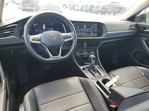 Used 2023 Volkswagen Jetta SE w/ Panoramic Sunroof Package FWD image 10