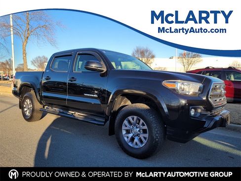 Used 2017 Toyota Tacoma SR5 w/ Tow Package image 1