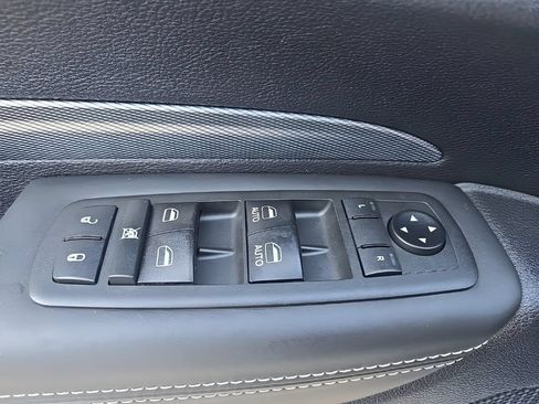 Used 2018 Dodge Durango SRT AWD/4WD image 17