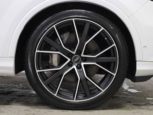 Used 2021 Audi Q7 3.0T Prestige image 12