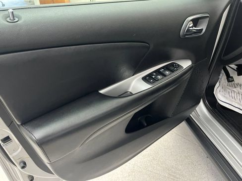 Used 2020 Dodge Journey SE w/ SE Popular Equipment Group FWD image 11