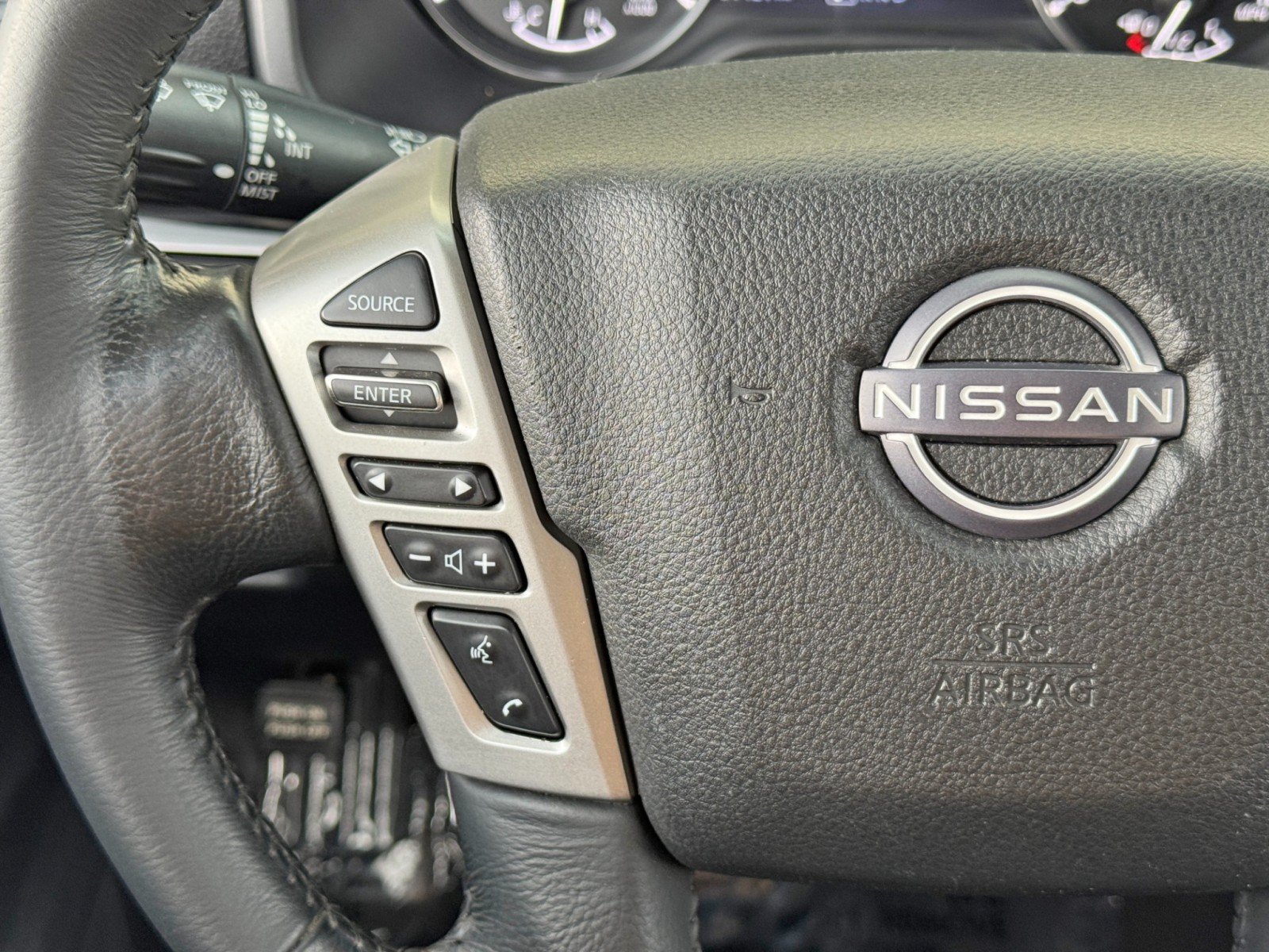 Used 2023 Nissan Titan SV w/ SV Convenience Package RWD image 19