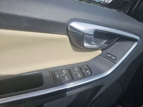 Used 2016 Volvo XC60 T6 w/ Proximity Package image 16