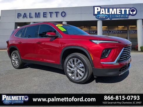 Used 2025 Buick Enclave Preferred FWD image 1