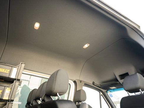 Used 2021 Mercedes-Benz Sprinter 2500 image 30
