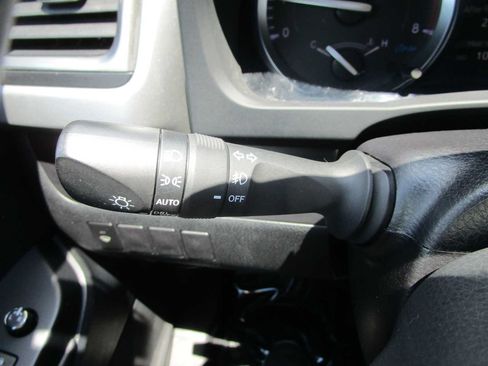 Used 2019 Toyota Highlander XLE AWD/4WD image 27
