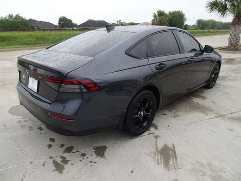 Certified 2025 Honda Accord SE image 4